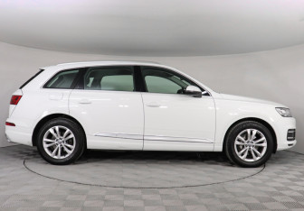 Подержанный автомобиль Audi Q7 2017 года (4 фото)