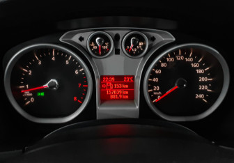 Подержанный автомобиль Ford Focus Sedan 2009 года (12 фото)