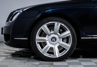 Подержанный автомобиль Bentley Continental Flying Spur 2005 года (15 фото)