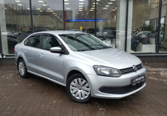 Подержанный автомобиль Volkswagen Polo Sedan 2012 года (3 фото)