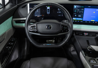 Подержанный автомобиль Changan UNI-T 2023 года (10 фото)