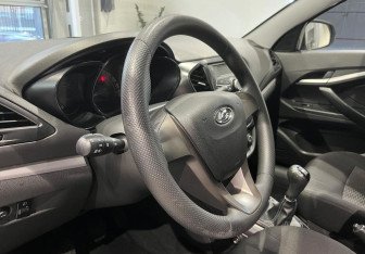 Подержанный автомобиль LADA (ВАЗ) Vesta Sedan 2017 года (10 фото)