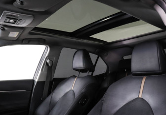 Подержанный автомобиль Toyota Camry Sedan 2023 года (14 фото)