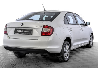 Подержанный автомобиль Skoda Rapid Liftback 2019 года (5 фото)