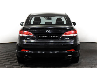 Подержанный автомобиль Hyundai i40 Sedan 2014 года (6 фото)
