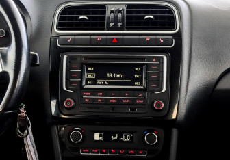 Подержанный автомобиль Volkswagen Polo Sedan 2018 года (15 фото)