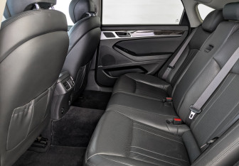 Подержанный автомобиль Hyundai Genesis 2016 года (18 фото)