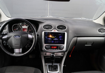 Подержанный автомобиль Ford Focus Sedan 2010 года (9 фото)