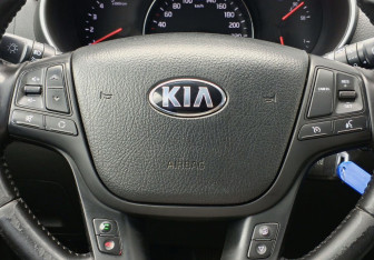 Подержанный автомобиль Kia Sorento 2013 года (15 фото)