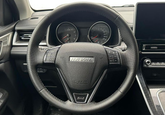 Подержанный автомобиль Haval M6 2023 года (12 фото)