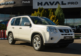 Подержанный автомобиль Nissan X-Trail 2012 года (2 фото)