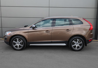 Подержанный автомобиль Volvo XC60 2012 года (8 фото)