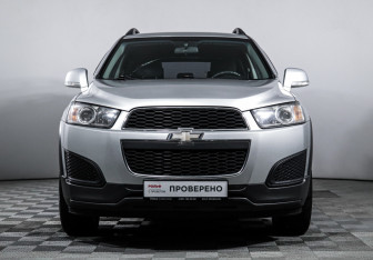 Подержанный автомобиль Chevrolet Captiva 2014 года (2 фото)