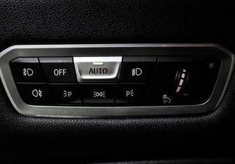 Подержанный автомобиль BMW X5 2019 года (16 фото)