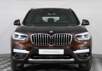 Подержанный автомобиль BMW X3 2020 года (3 фото)