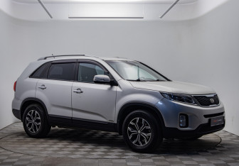 Подержанный автомобиль Kia Sorento 2013 года (7 фото)