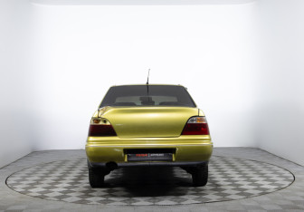 Подержанный автомобиль Daewoo Nexia Sedan 2007 года (6 фото)