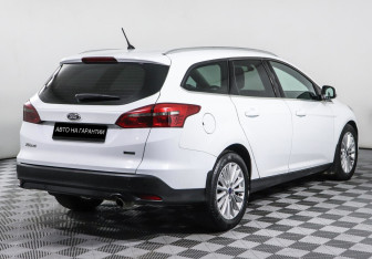 Подержанный автомобиль Ford Focus Wagon 2015 года (3 фото)