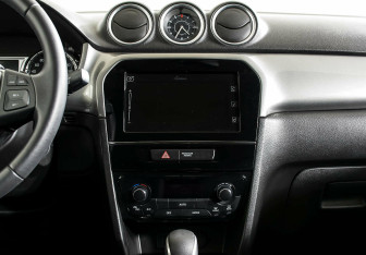 Подержанный автомобиль Suzuki Vitara 2016 года (15 фото)