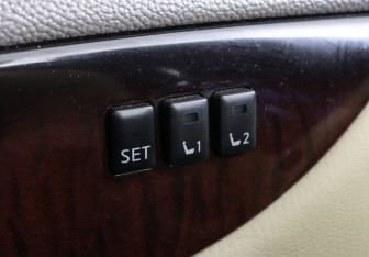 Подержанный автомобиль Infiniti QX50 2015 года (12 фото)