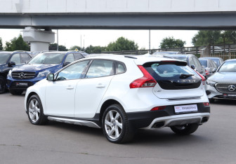 Подержанный автомобиль Volvo V40 Hatchback 2014 года (7 фото)