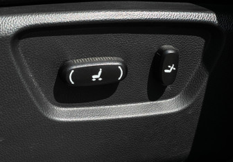 Подержанный автомобиль Opel Antara 2014 года (15 фото)