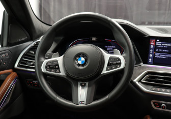 Подержанный автомобиль BMW X6 2020 года (14 фото)