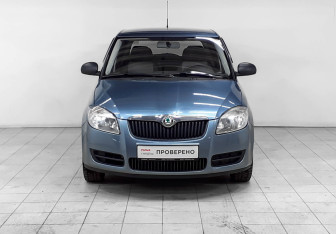 Подержанный автомобиль Skoda Fabia Hatchback 2009 года (2 фото)