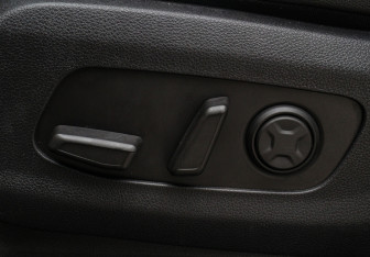 Подержанный автомобиль Kia Carnival 2020 года (18 фото)