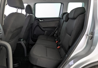 Подержанный автомобиль Skoda Yeti 2013 года (18 фото)