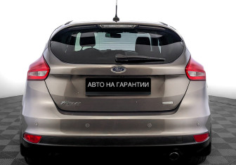 Подержанный автомобиль Ford Focus Hatchback 2018 года (5 фото)