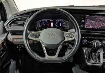 Подержанный автомобиль Volkswagen Multivan 2021 года (22 фото)