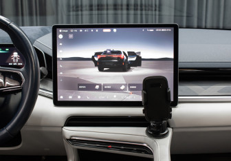 Подержанный автомобиль Zeekr 001 2023 года (15 фото)