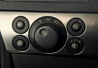 Подержанный автомобиль Opel Astra Wagon 2007 года (16 фото)