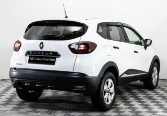 Подержанный автомобиль Renault Kaptur 2018 года (5 фото)