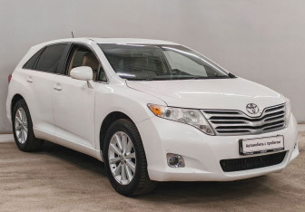 Подержанный автомобиль Toyota Venza 2010 года (3 фото)