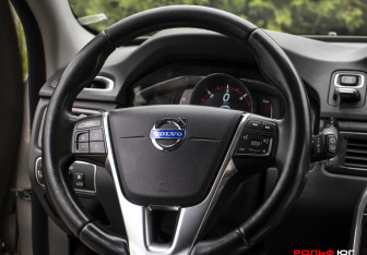 Подержанный автомобиль Volvo XC70 2014 года (13 фото)