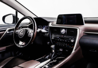 Подержанный автомобиль Lexus RX 2019 года (9 фото)