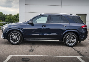 Подержанный автомобиль Mercedes-Benz GLE 2021 года (8 фото)