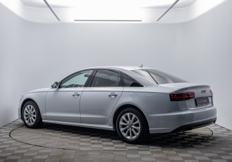 Подержанный автомобиль Audi A6 Sedan 2015 года (7 фото)
