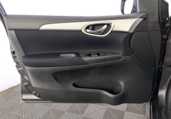 Подержанный автомобиль Nissan Sentra Sedan 2014 года (17 фото)