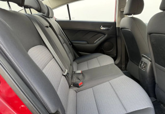 Подержанный автомобиль Kia Cerato Sedan 2014 года (11 фото)
