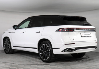 Подержанный автомобиль Jaecoo J8 2024 года (7 фото)