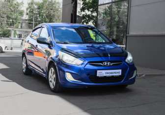 Подержанный автомобиль Hyundai Solaris Sedan 2011 года (3 фото)