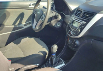 Подержанный автомобиль Hyundai Solaris Sedan 2012 года (9 фото)