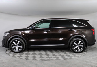 Подержанный автомобиль Kia Sorento 2020 года (8 фото)