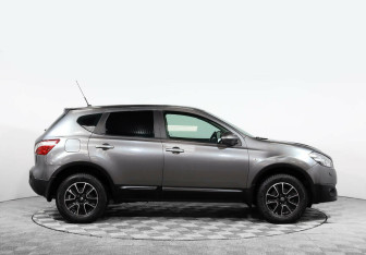 Подержанный автомобиль Nissan Qashqai 2013 года (4 фото)