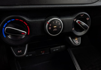 Подержанный автомобиль Kia Rio Hatchback 2021 года (20 фото)