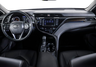 Подержанный автомобиль Toyota Camry Sedan 2019 года (12 фото)