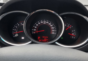 Подержанный автомобиль Kia Sorento 2010 года (20 фото)